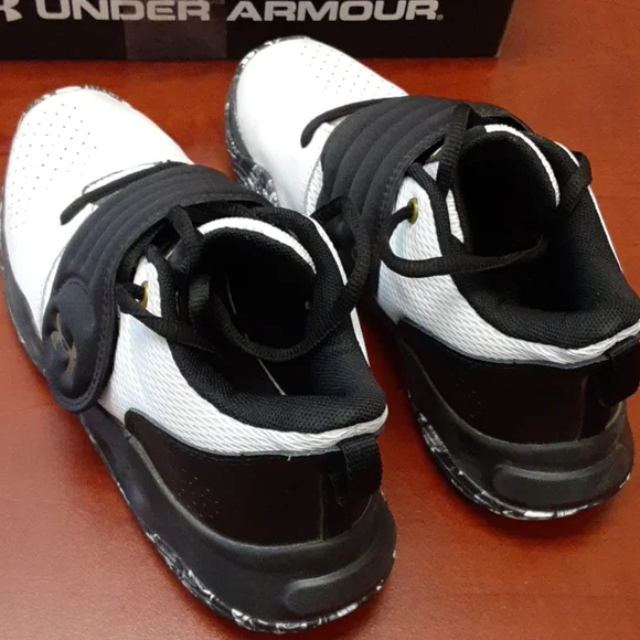 🎒 2/$30 👟 Under Armour Zone BB Youth Basketball Shoes Sz 3Y - Picture 2 of 11